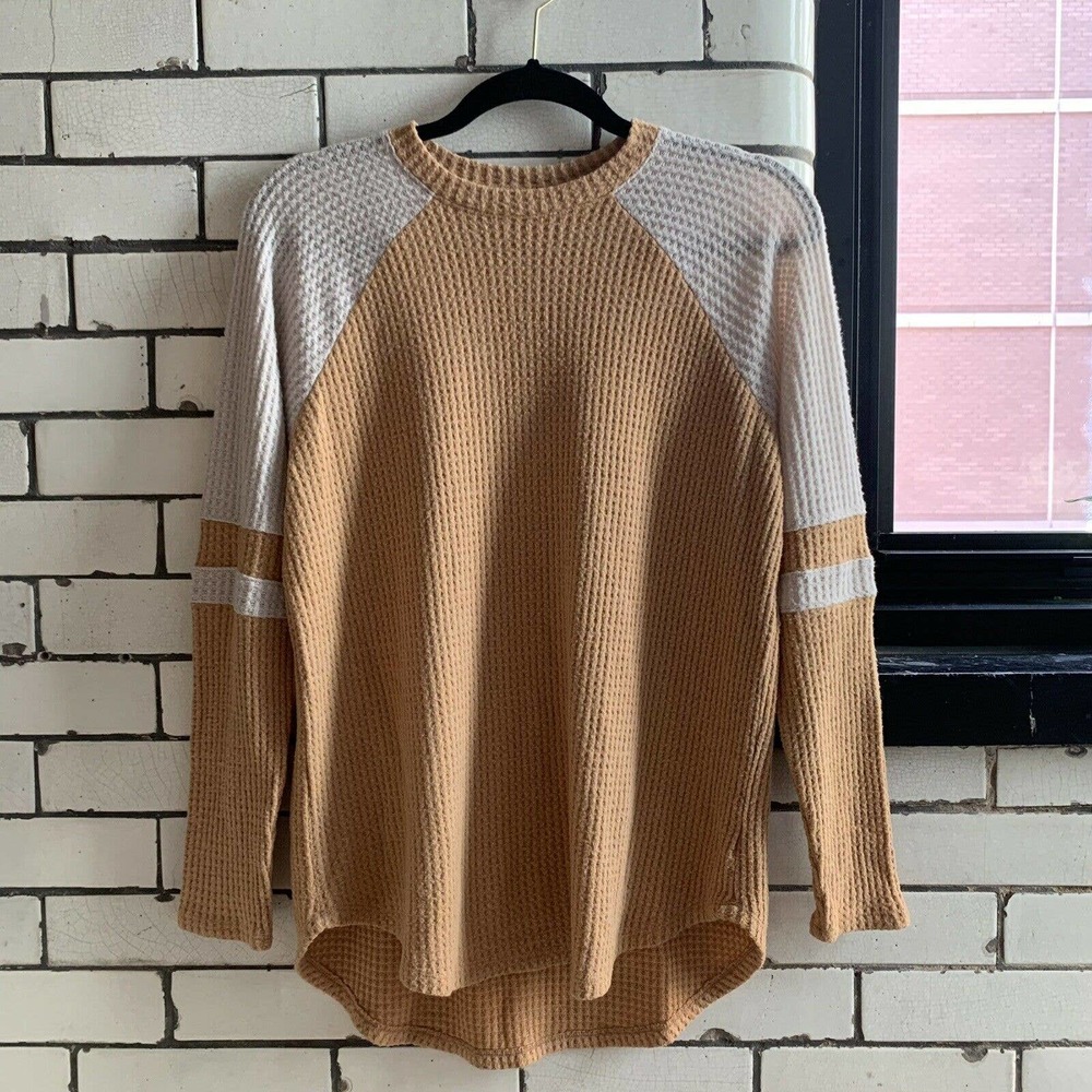 AMERICAN EAGLE NWOT Soft and Sexy Plush Waffle Thermal White And Camel Size S